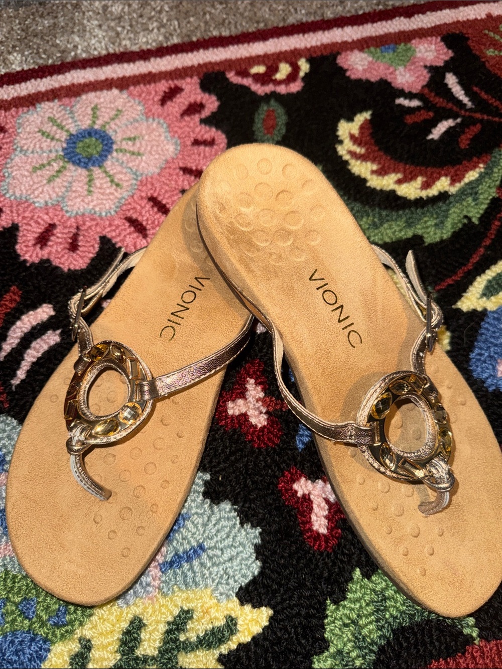 Vionic Ricci thong sandals - Picture 2 of 5
